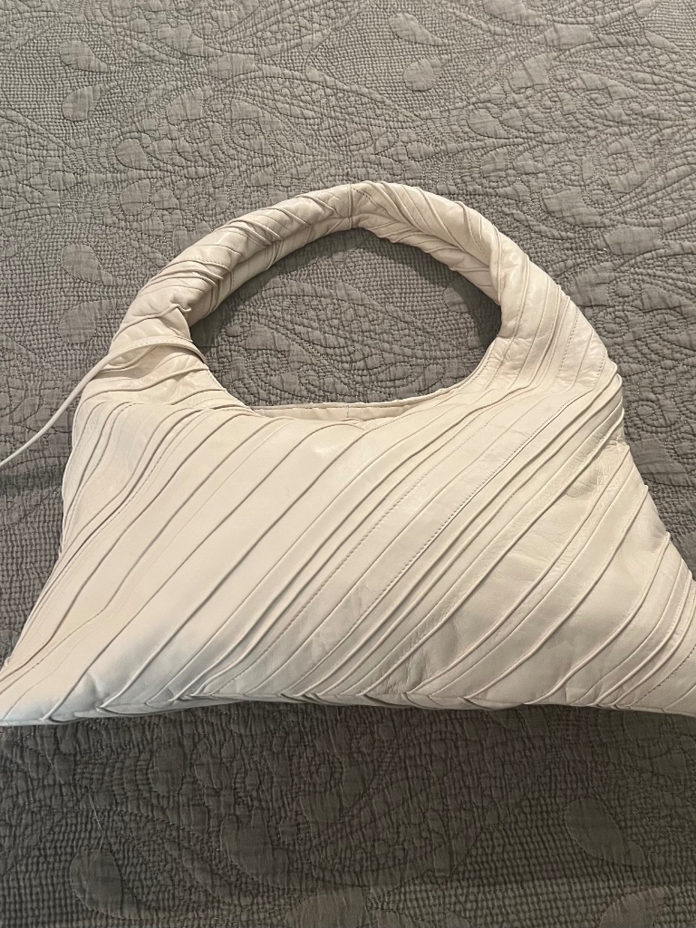 Walter Baker Dakota Oyster Pleated Leather Shoulder Bag Detachable Zipper Pouch